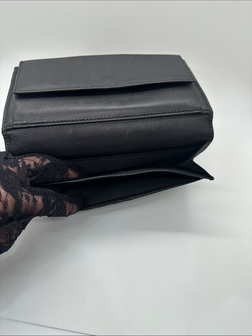 Gucci - GG Supreme Continental Wallet - Picture 8 of 15